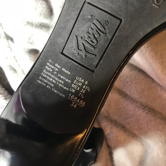 heels - Picture 4 of 4